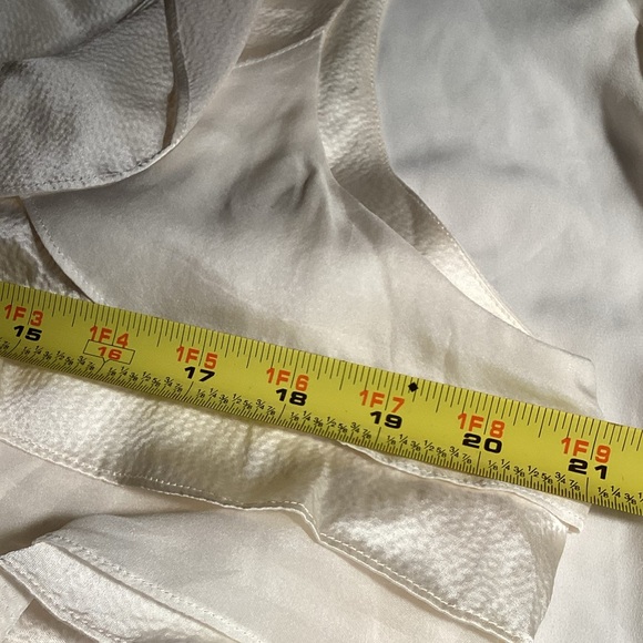 CREAM RUFFLES SLEEVELESS SILK BLOUSE SIZE XL - Picture 10 of 12